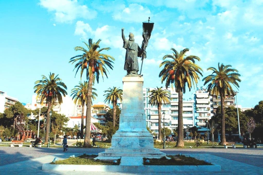 Theano'S Cozy & Quiet Lux Central Flat - Wifi & Full Amenities Patras Bagian luar foto