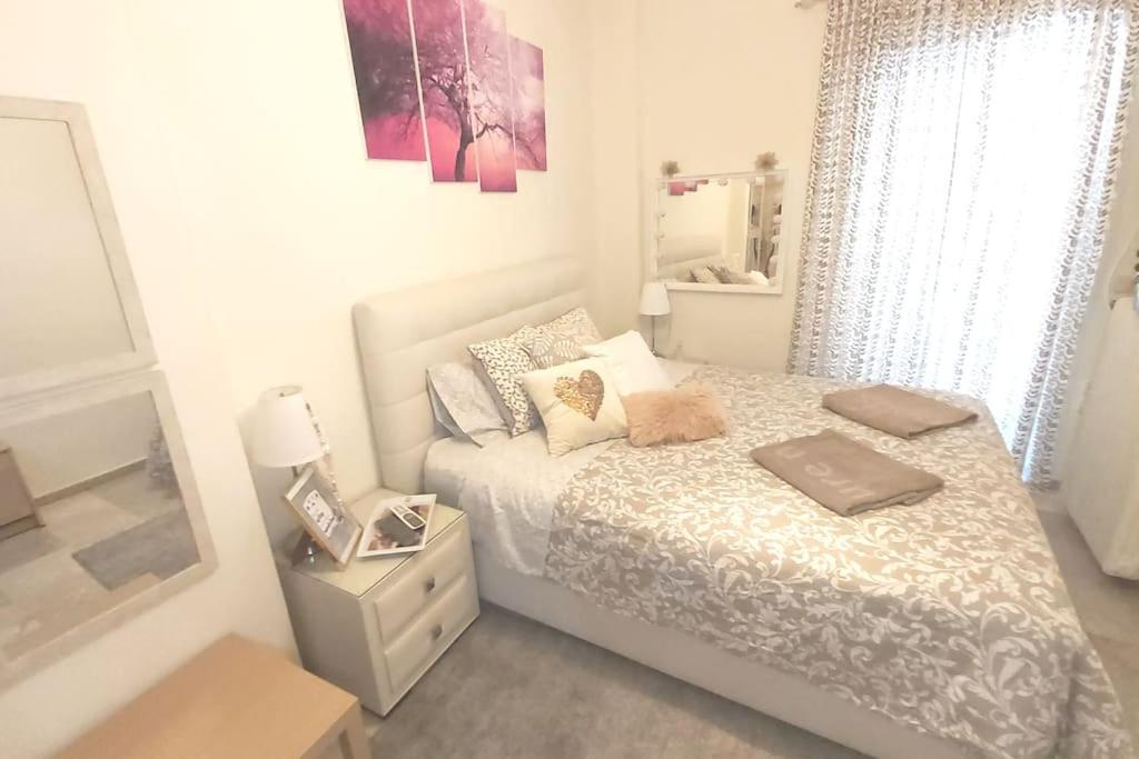 Theano'S Cozy & Quiet Lux Central Flat - Wifi & Full Amenities Patras Bagian luar foto