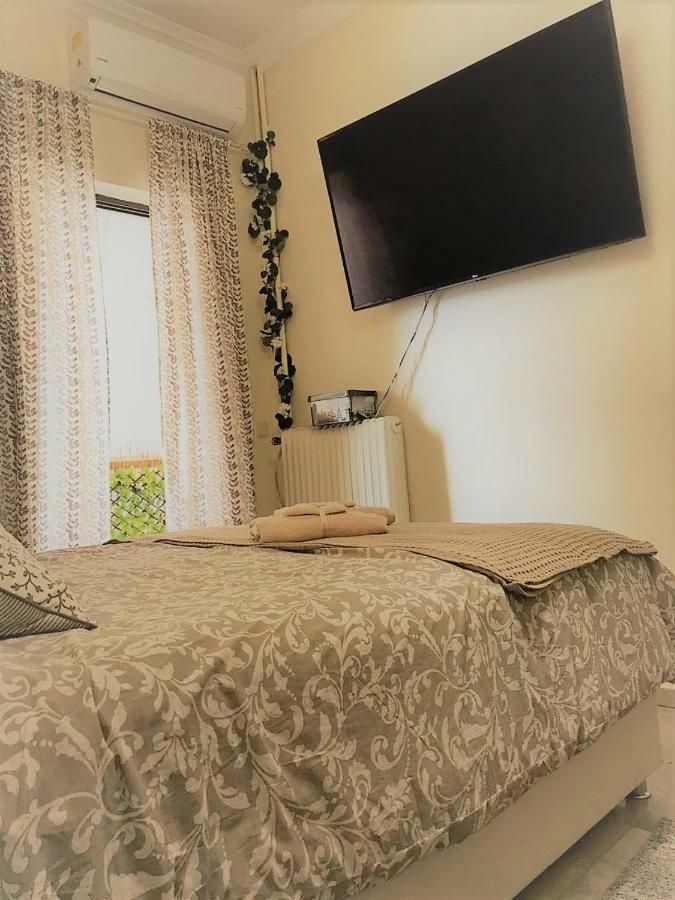 Theano'S Cozy & Quiet Lux Central Flat - Wifi & Full Amenities Patras Bagian luar foto